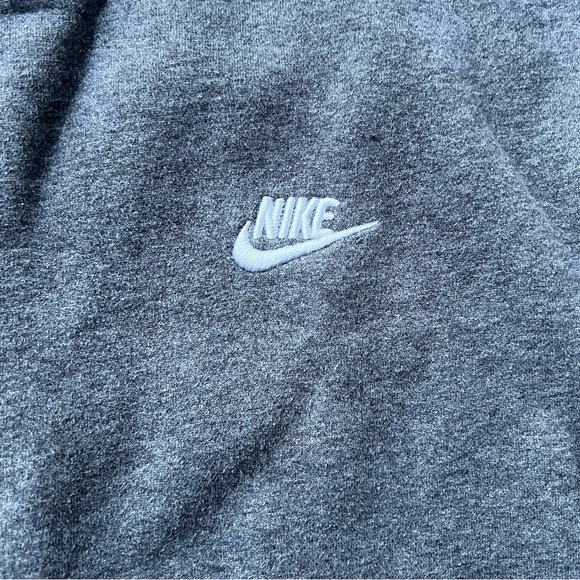 Nike Sportswear Club Fleece Men's Crew Dark Grey Heather/White Size Small - Picture 10 of 10